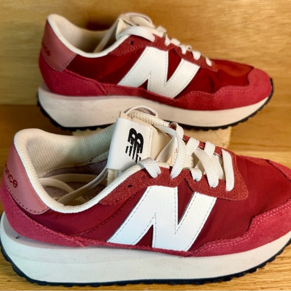 ISO New Balance 237 Red/Burgundy